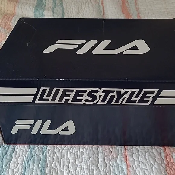 Fila brand new white sneakers - Picture 3 of 9